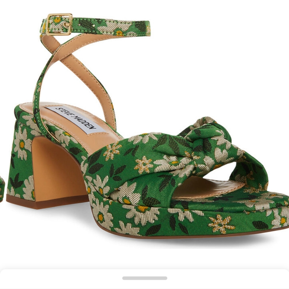 Steve Madden Bettina in Floral size 7. Worn indoors only.